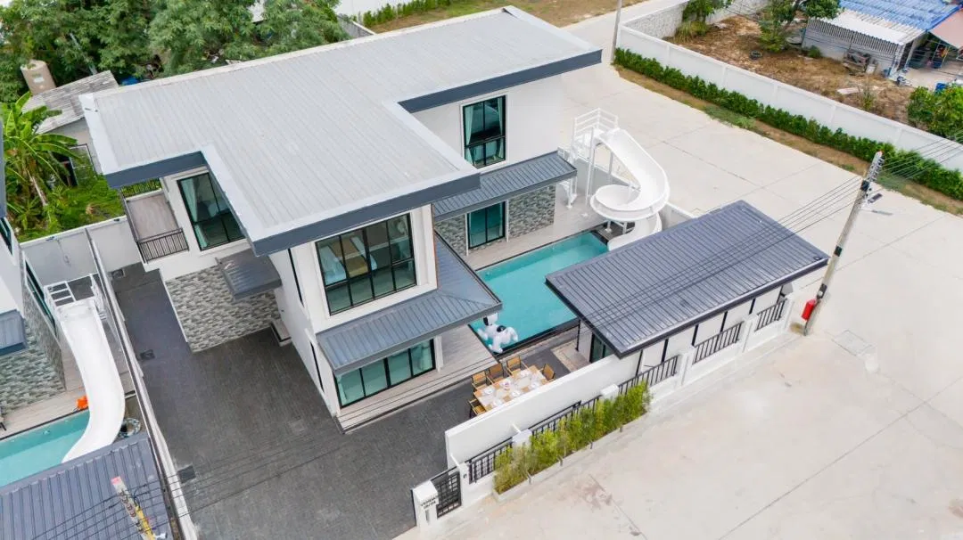 ที่จอดรถ Vendas Pool Villa
