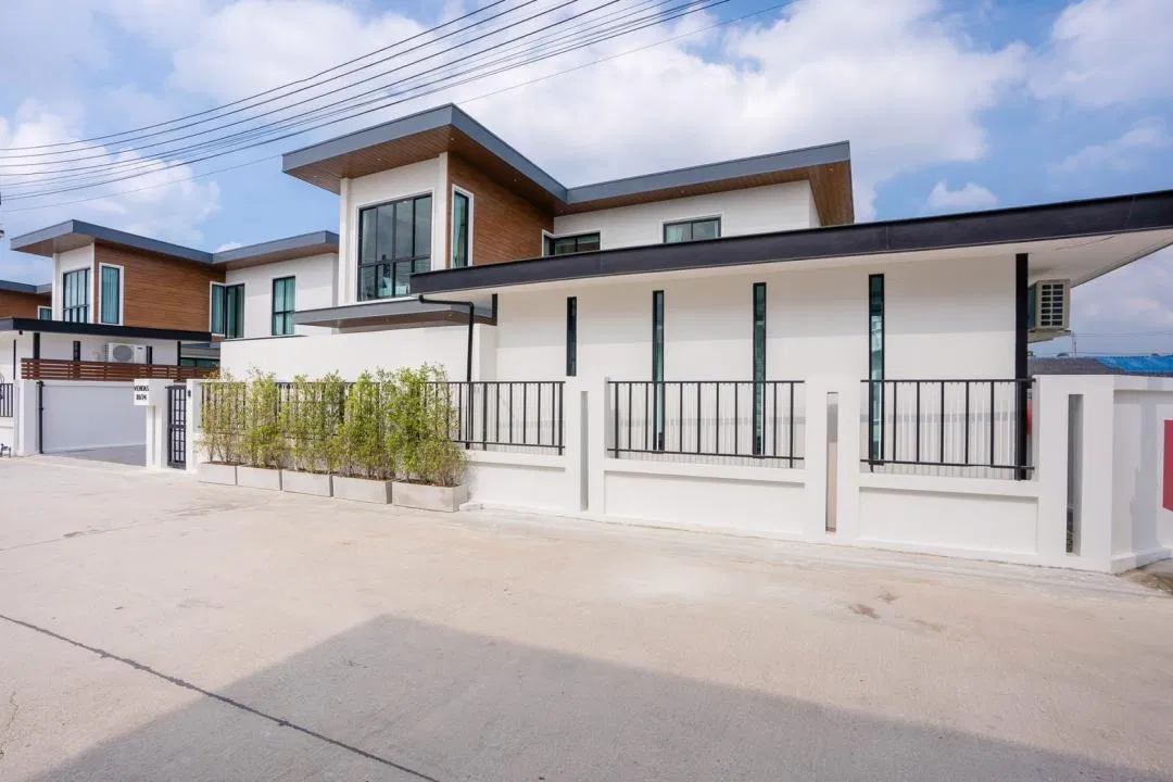 ที่จอดรถ Vendas Pool Villa