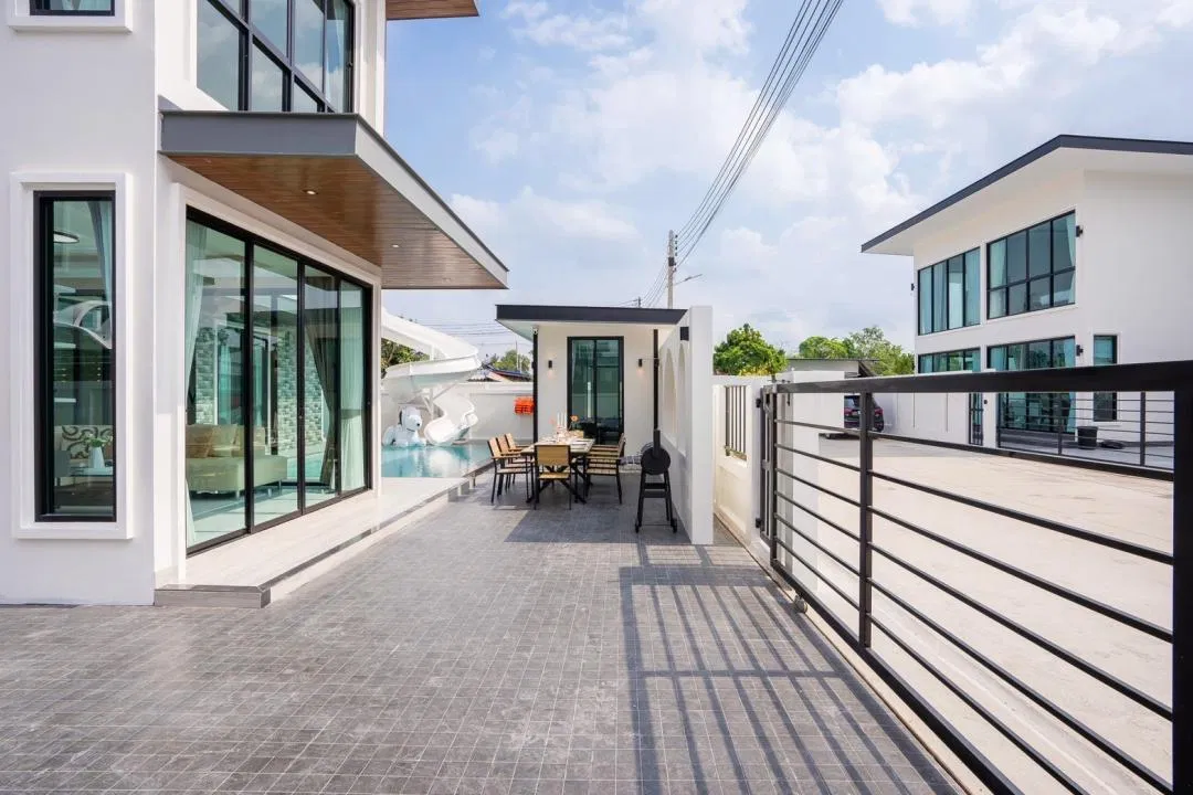 ที่จอดรถ Vendas Pool Villa