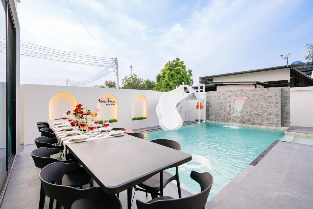 ภายนอก Viva Fun Pool Villa