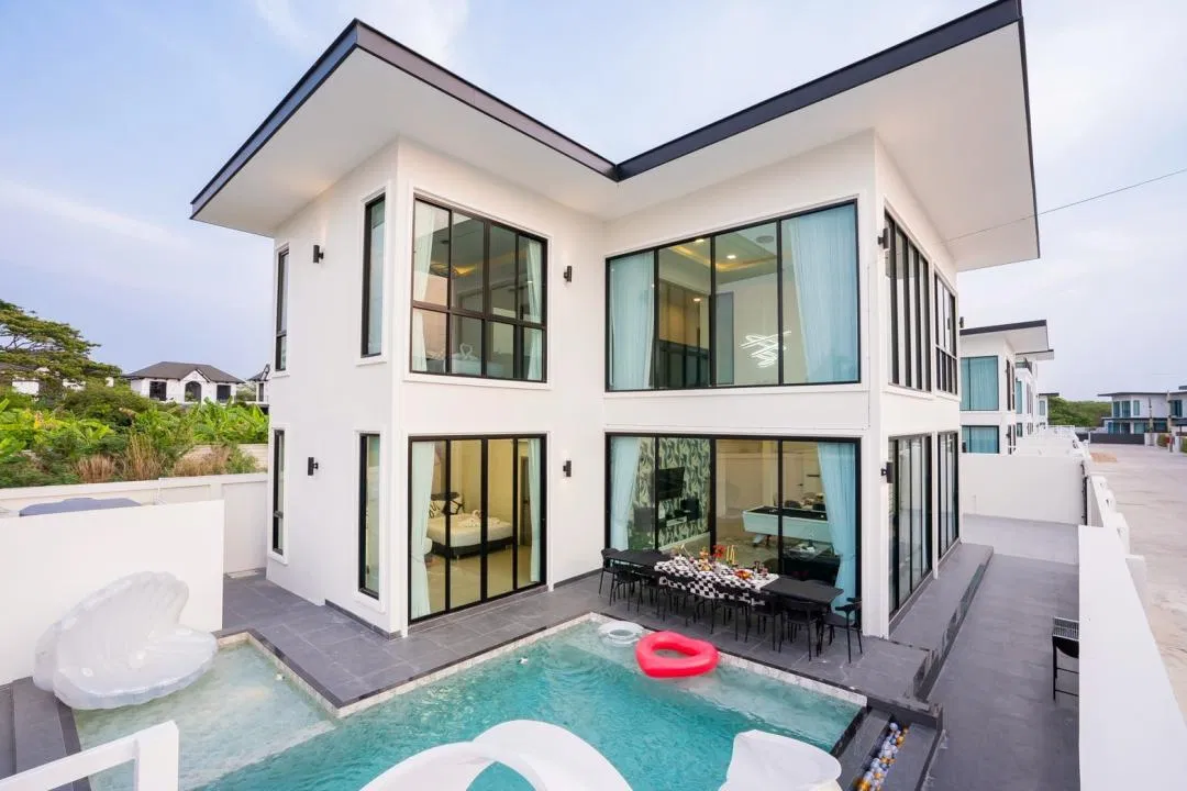 ภายนอก Viva Fun Pool Villa