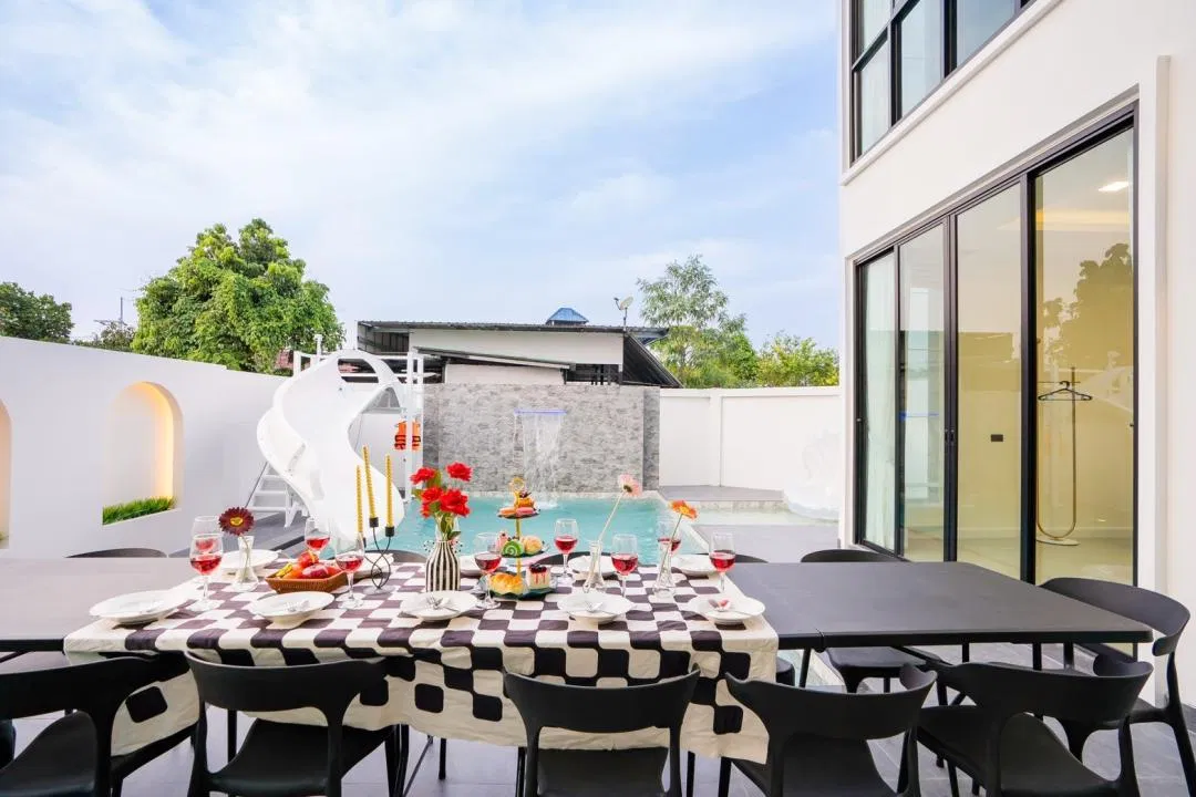ภายนอก Viva Fun Pool Villa
