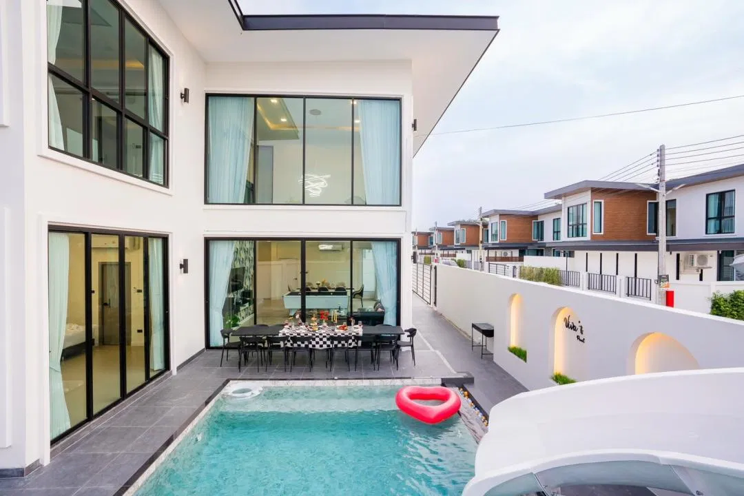 ภายนอก Viva Fun Pool Villa