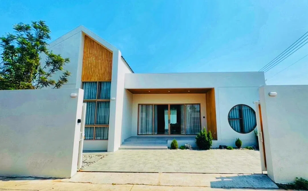 ภายนอก Level TWO Pool villa ศรีราชา