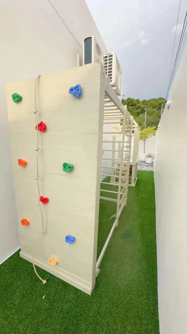 ภายนอก Level TWO Pool villa ศรีราชา