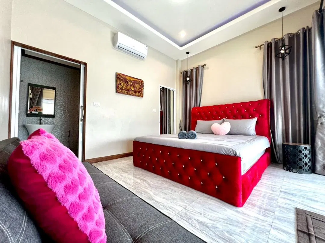 ห้องนอน Madame Pool Villa