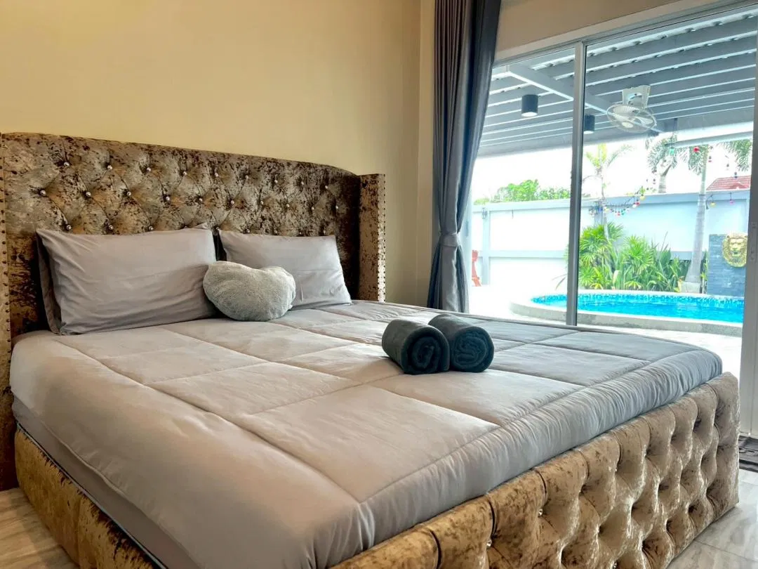 ห้องนอน Madame Pool Villa