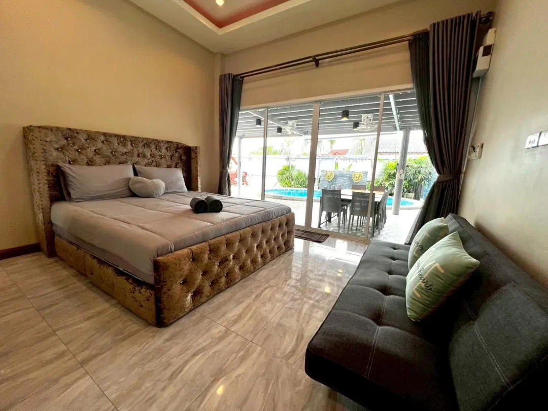 ห้องนอน Madame Pool Villa