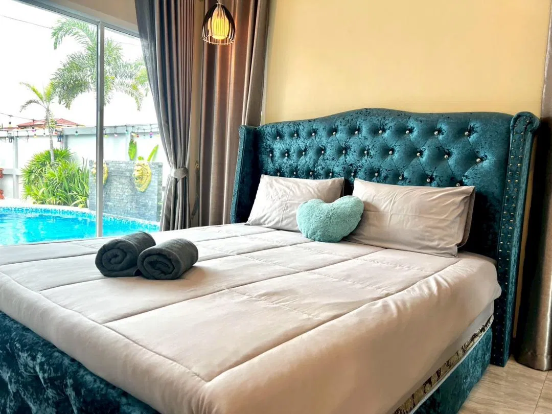ห้องนอน Madame Pool Villa