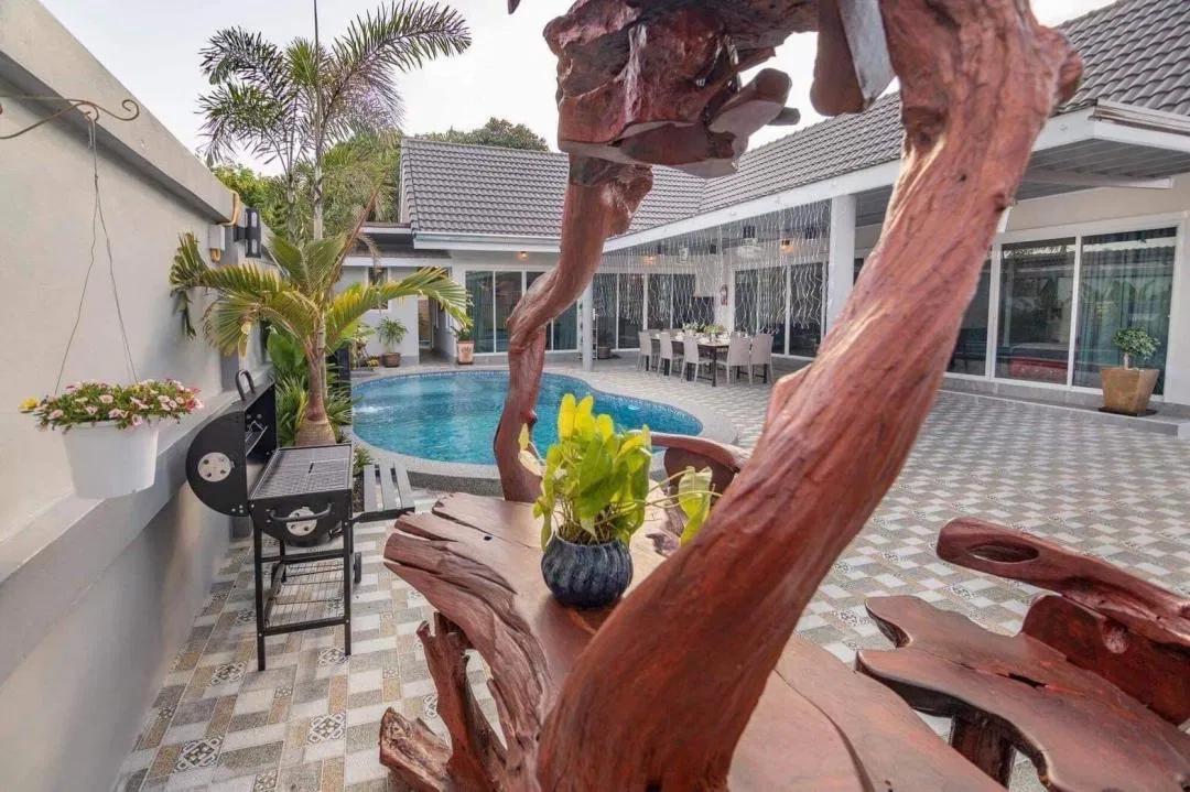 ภายนอก Madame Pool Villa