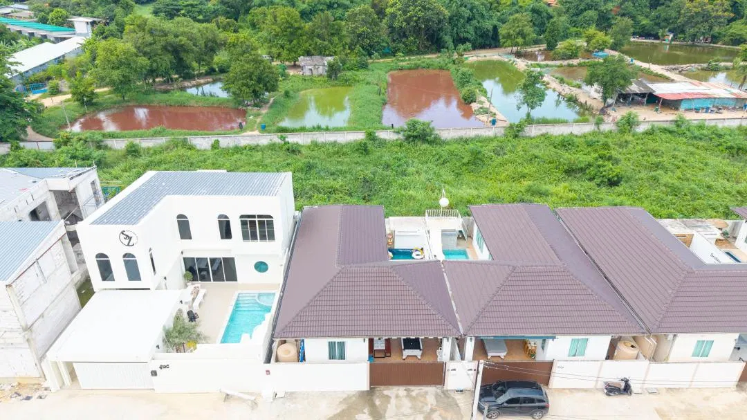 ภายนอก Graph Poolvilla