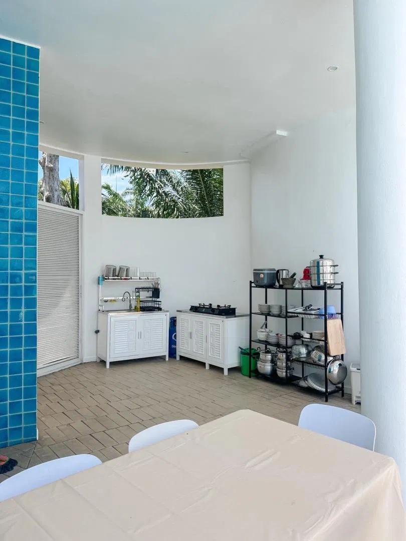 ครัว CAVE HOUSE POOLVILLA