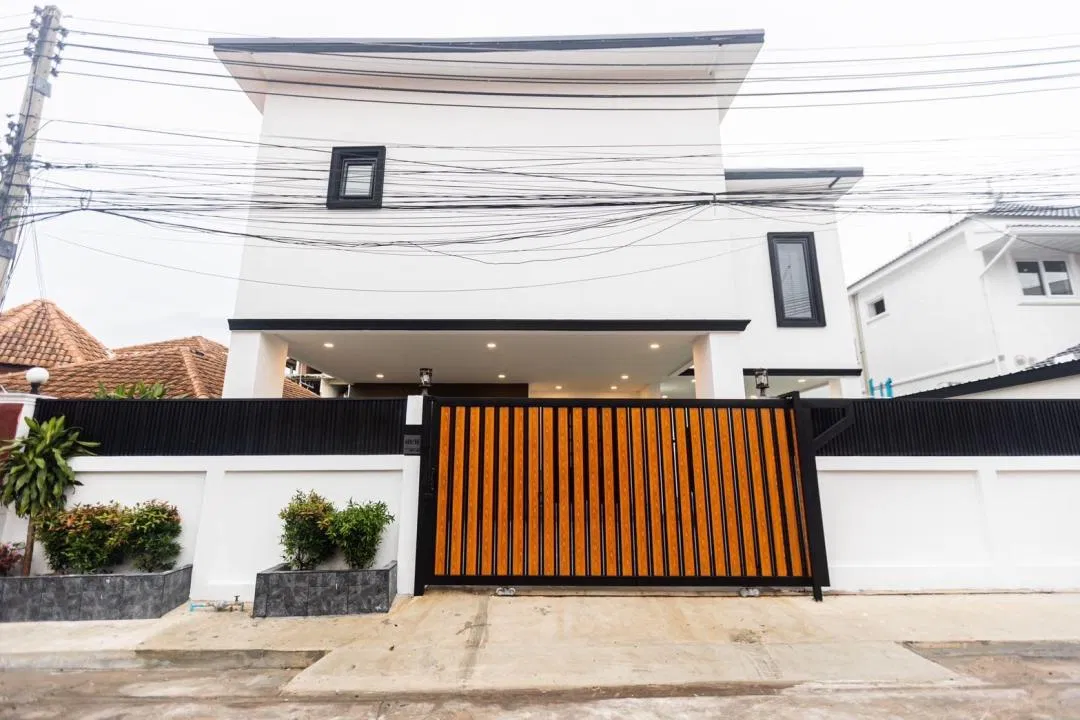 ที่จอดรถ จอมเทียนบีช 2