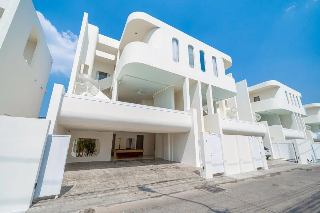 ที่จอดรถ Ceryn pool villa1