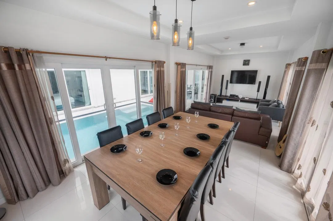 ภายใน Cozy Breeze Pool Villa