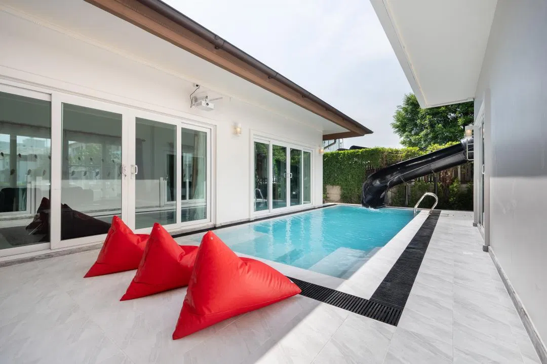 ภายนอก Cozy Breeze Pool Villa