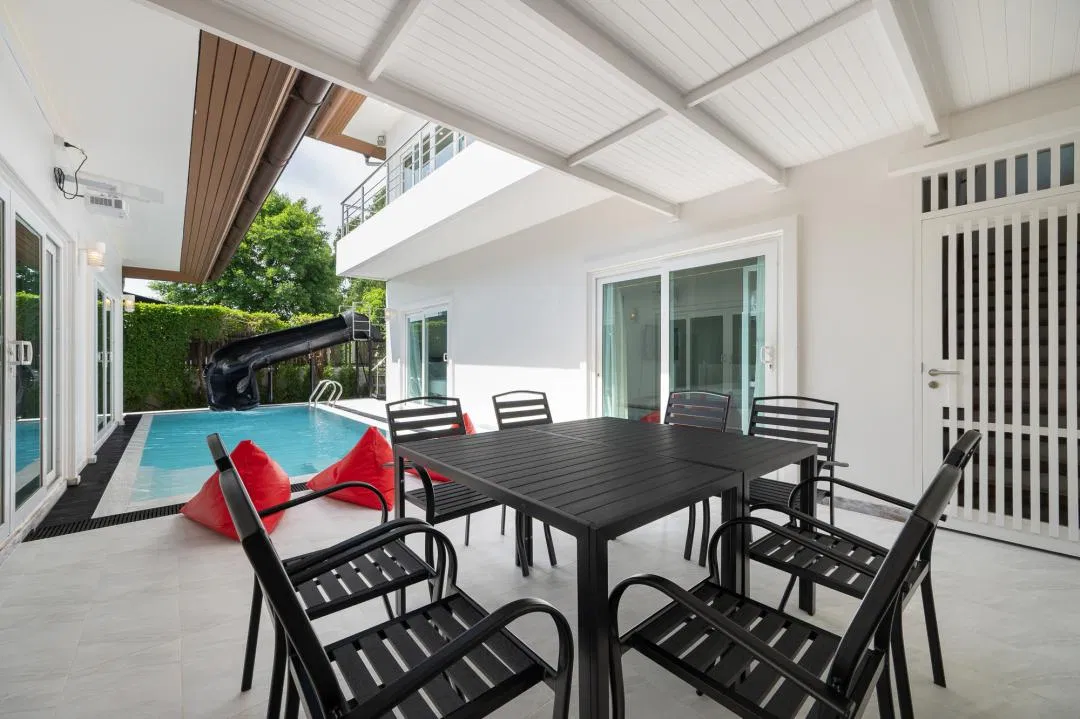 ภายนอก Cozy Breeze Pool Villa
