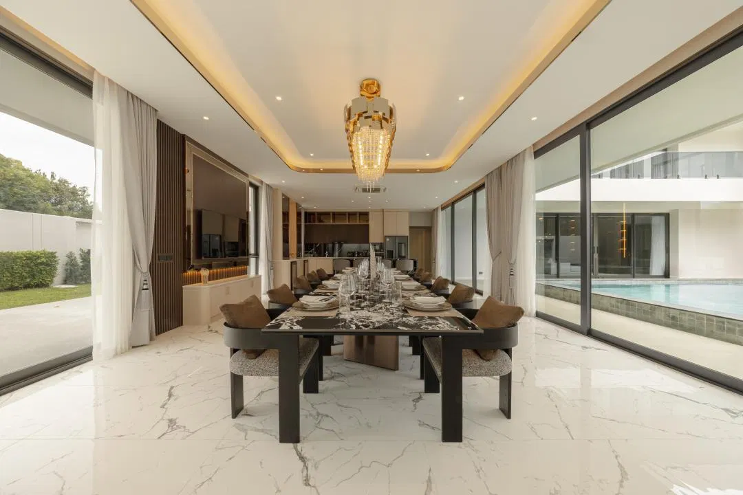 ภายใน The Elegant