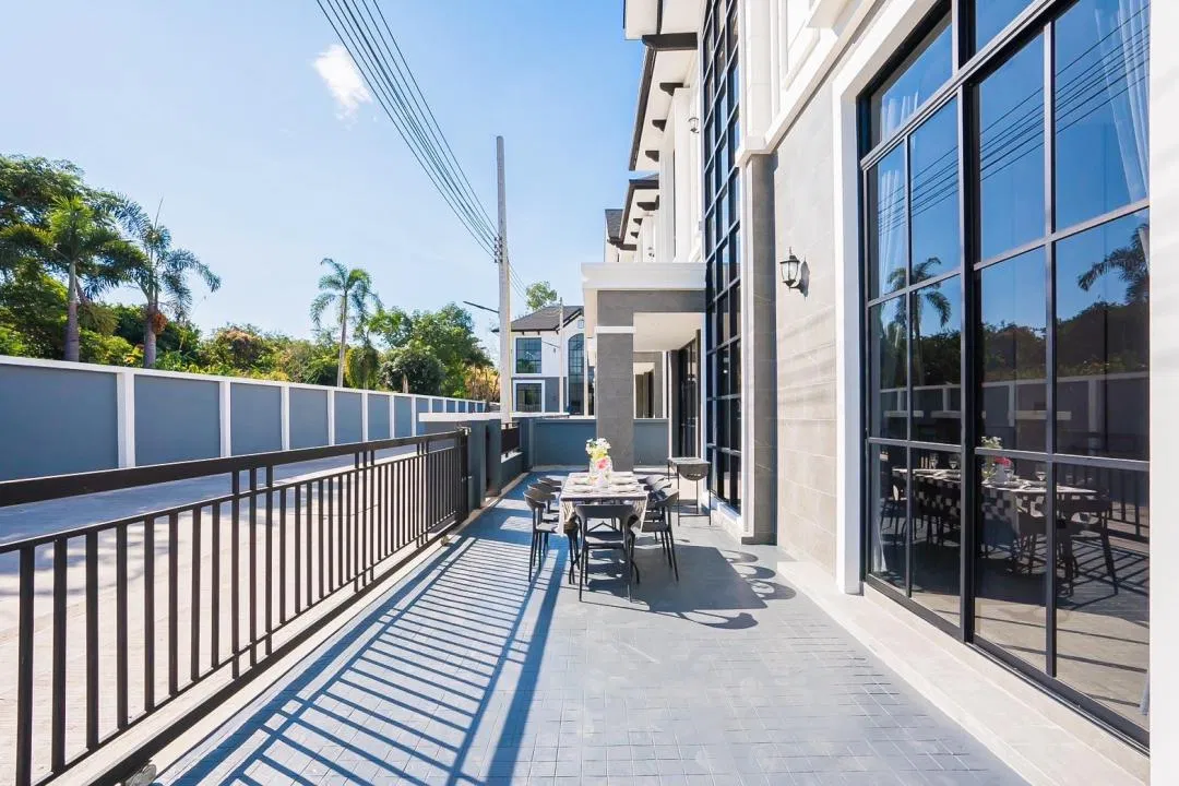ภายนอก Castle House Poolvilla