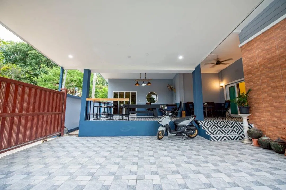 ที่จอดรถ Honey poolvilla