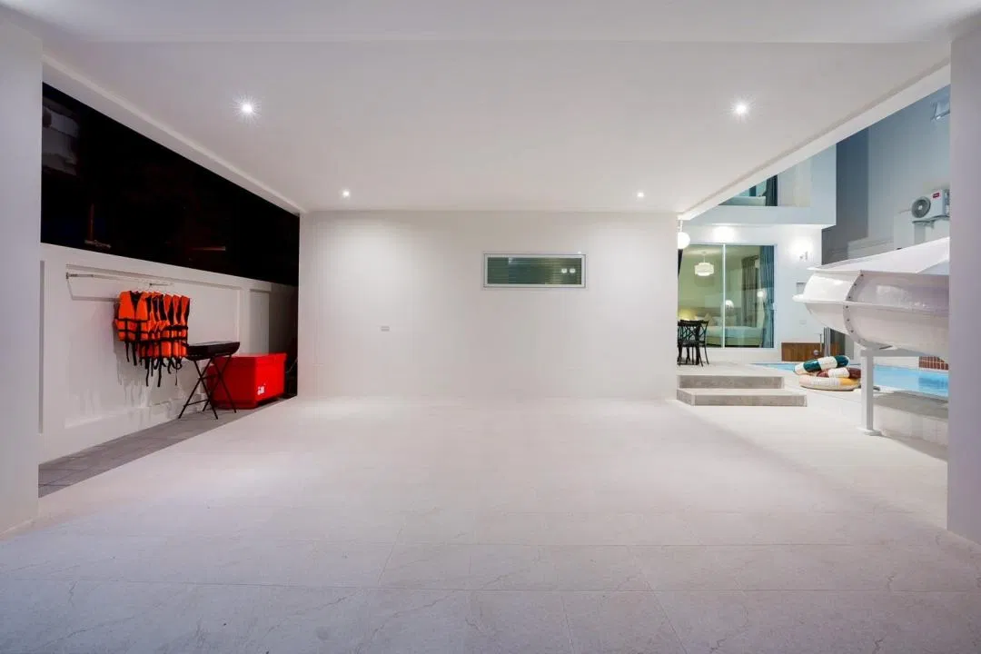 ที่จอดรถ Thunder House Poolvilla
