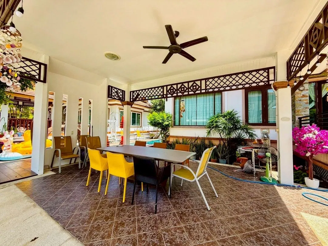 ภายนอก Horizon Pool Villa Bangsaray