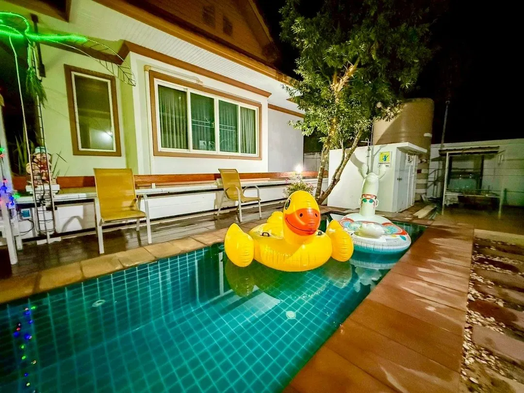ภายนอก Horizon Pool Villa Bangsaray