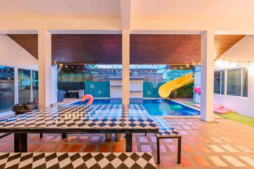 ภายนอก ฮันนี่สวีท