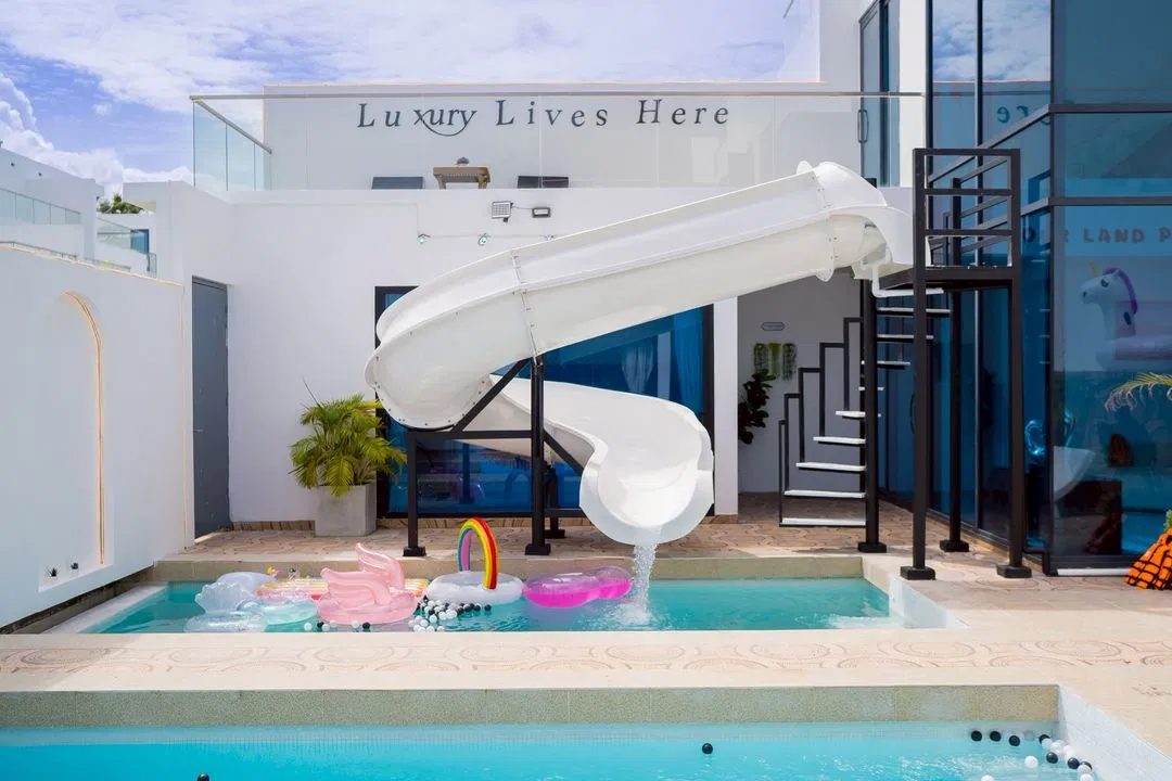 ภายนอก Your Land pool villa