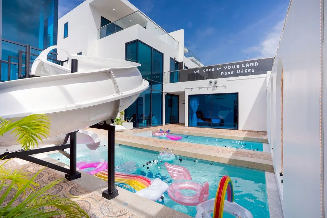 ภายนอก Your Land pool villa