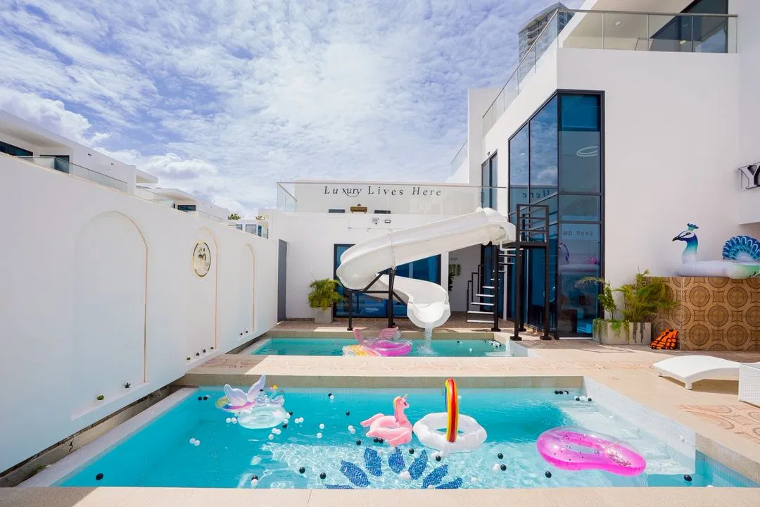 ภายนอก Your Land pool villa