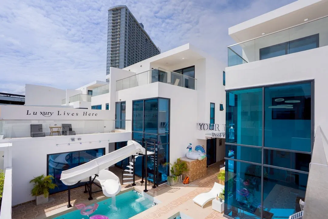 ภายนอก Your Land pool villa