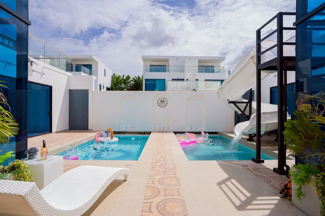 ภายนอก Your Land pool villa