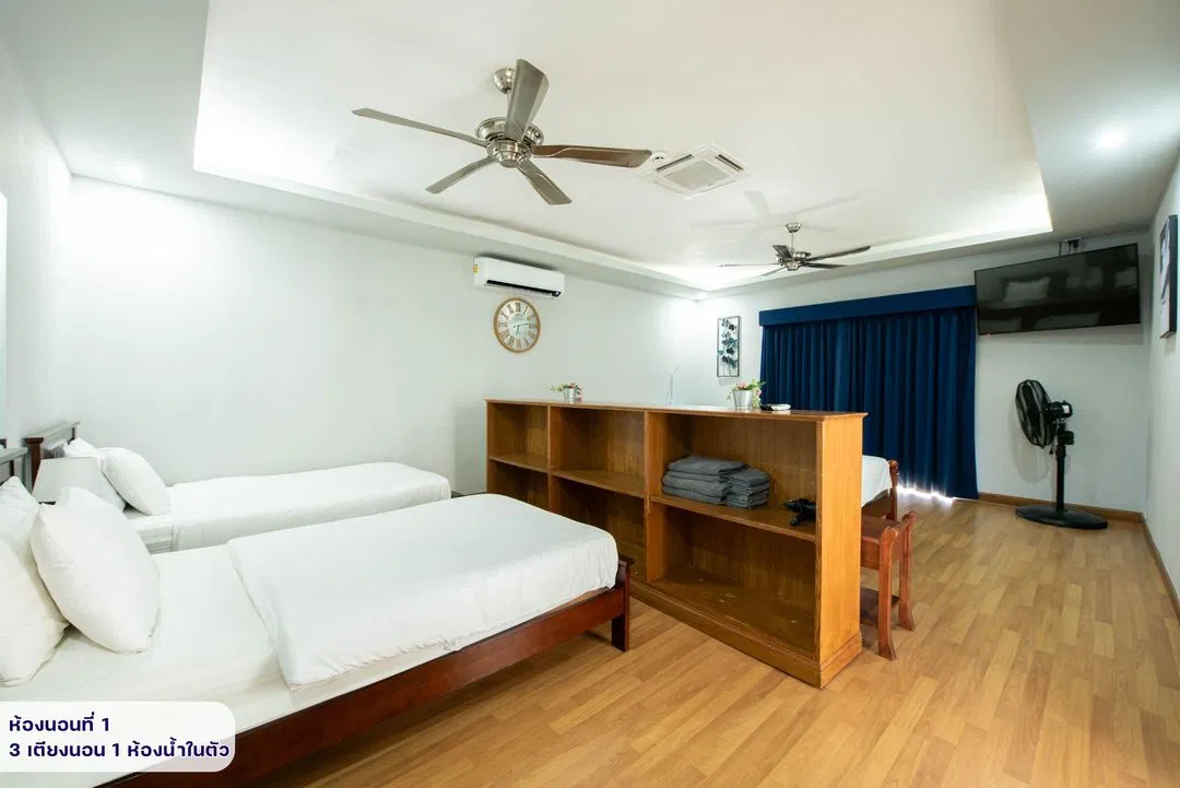 ห้องนอน Lake house