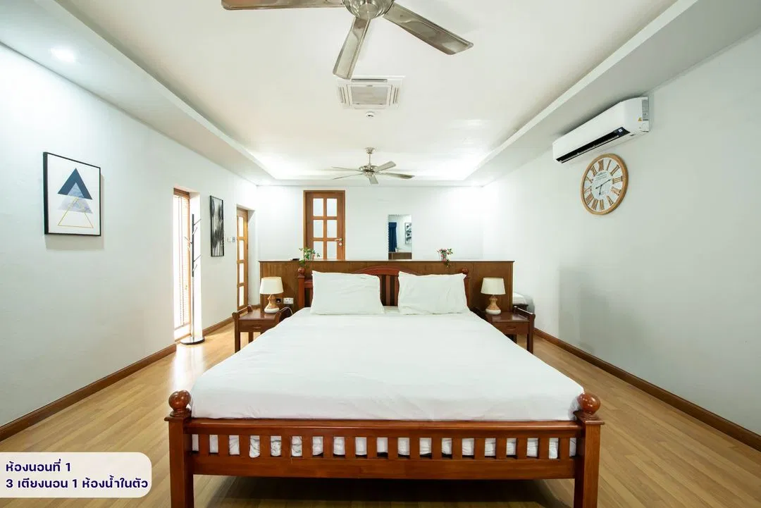 ห้องนอน Lake house