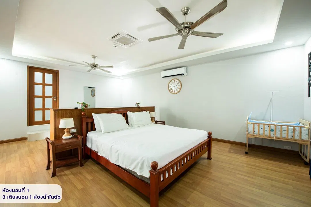 ห้องนอน Lake house