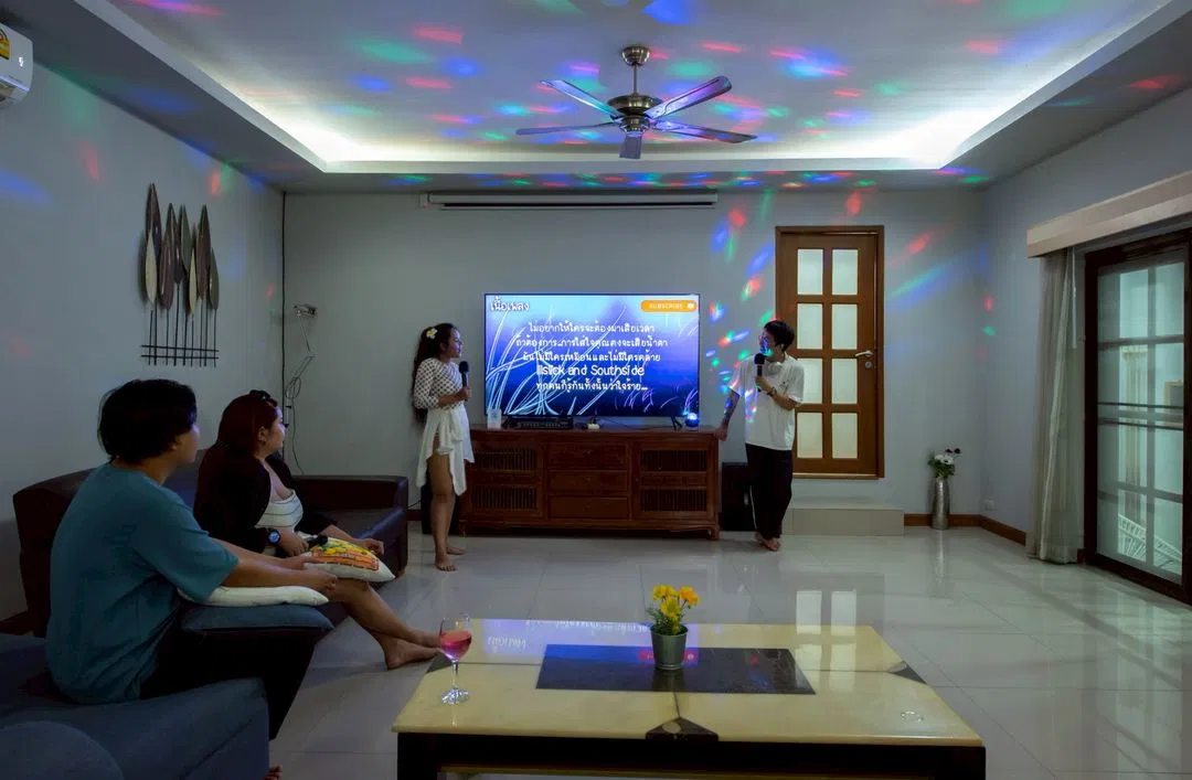 ภายใน Lake house
