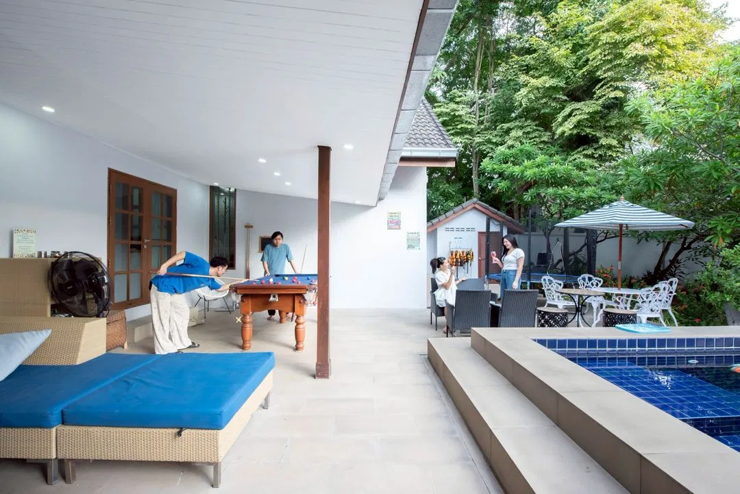 ภายนอก Lake house