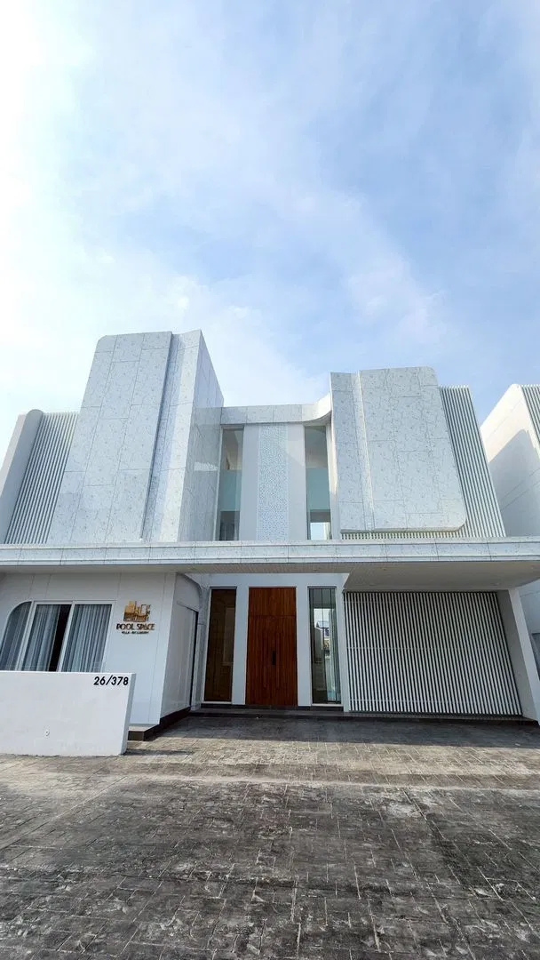 ที่จอดรถ BK1 Luxury