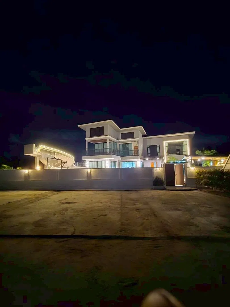 ที่จอดรถ Mushroom poolvilla