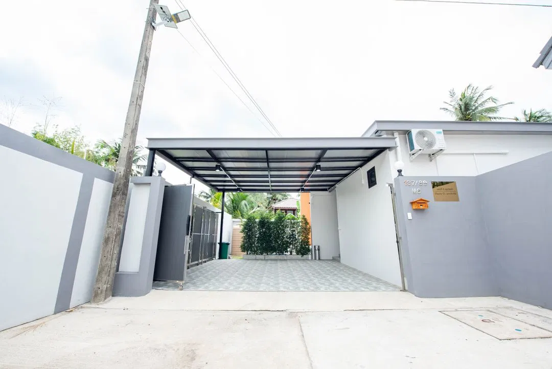 ที่จอดรถ Happy D PoolVilla