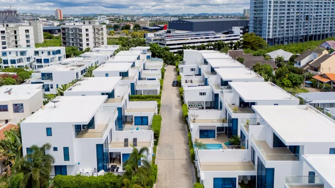 ที่จอดรถ Your Space pool villa