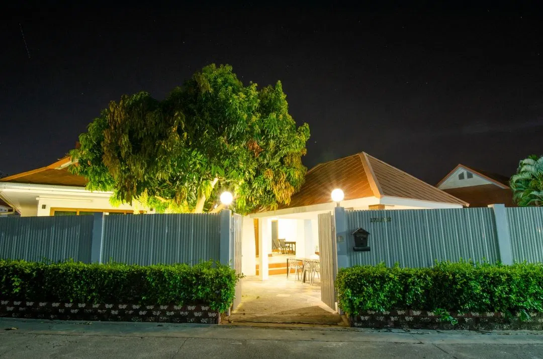 ที่จอดรถ Mango tree