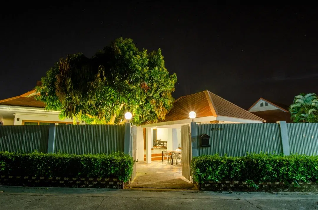 ที่จอดรถ Mango tree