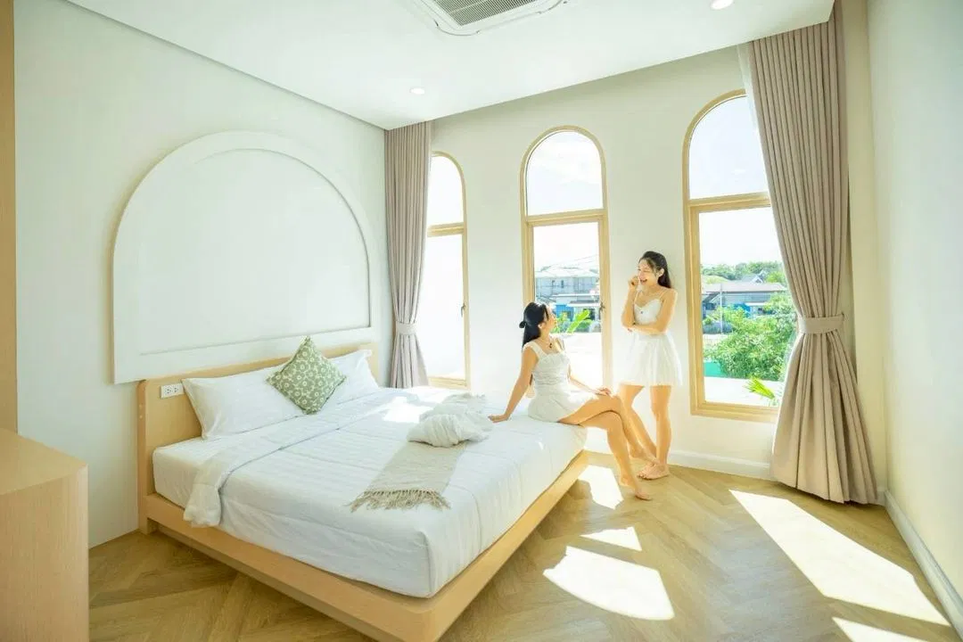 ห้องนอน Brown Empire Pool Villa
