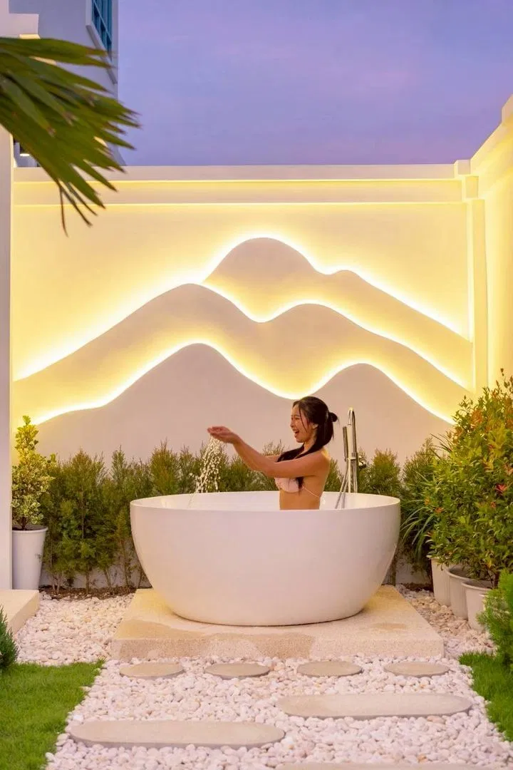ภายนอก Brown Empire Pool Villa