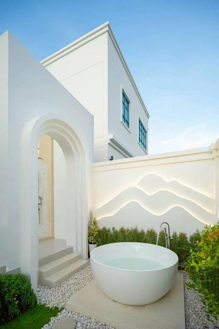ภายนอก Brown Empire Pool Villa