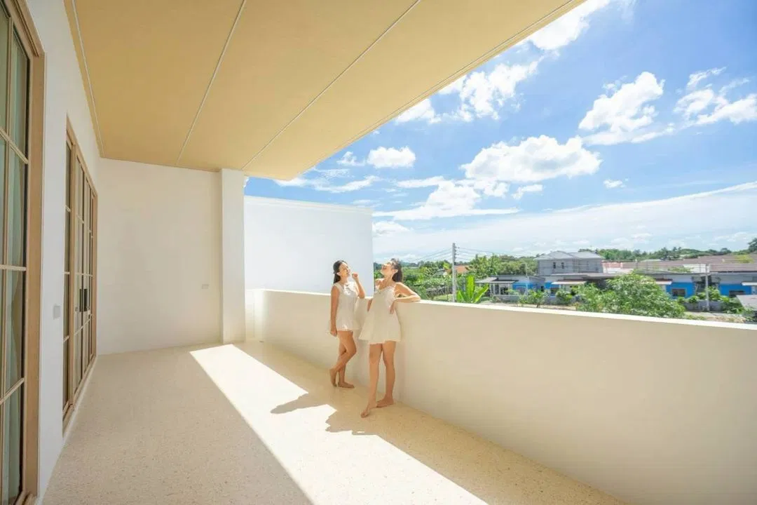 ภายนอก Brown Empire Pool Villa