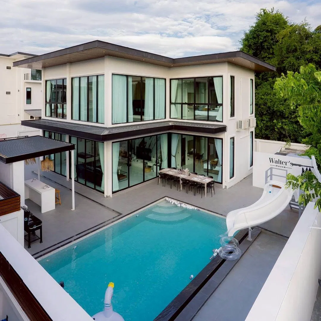 ภายนอก Walter's house