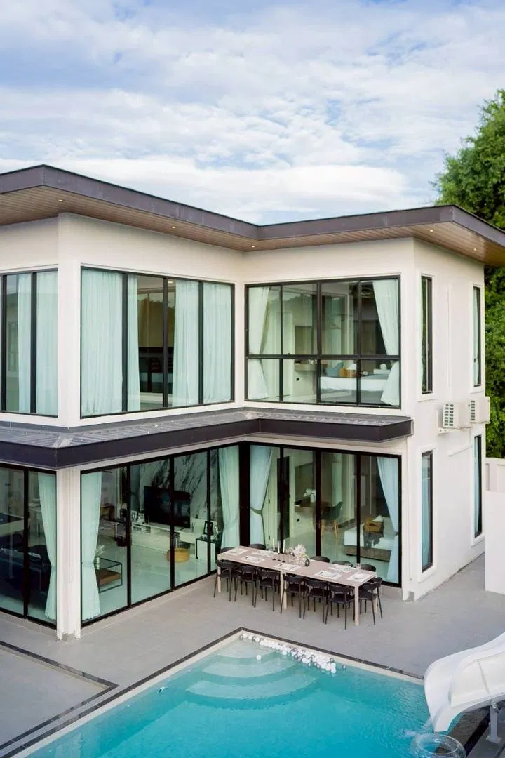 ภายนอก Walter's house